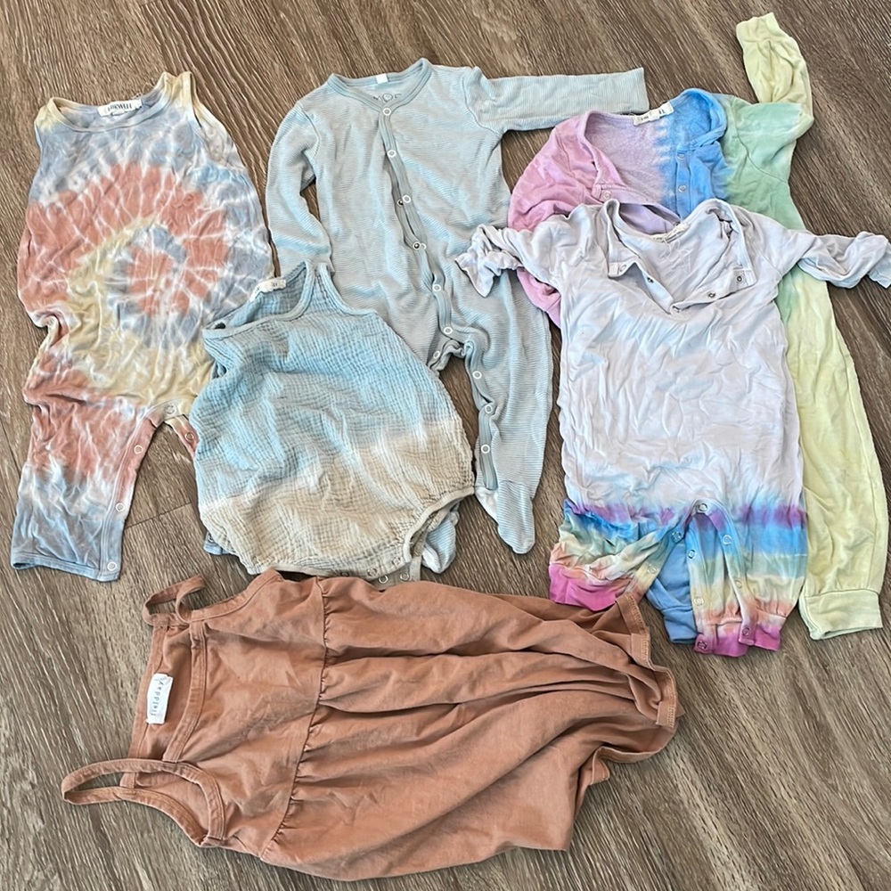 Lot of hippy baby clothes